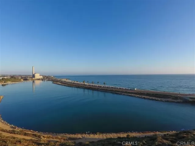 MLS: FR25138796 Condo For Sale