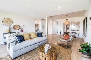 Photo #5: FR25138796 Listing