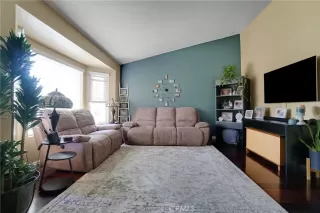 Photo #4: GD26063167 Listing 