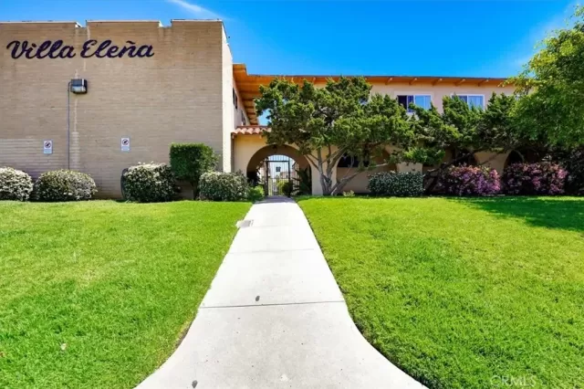 MLS: IG23060256 Condo For Sale