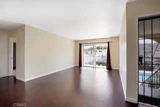 Photo #5: IG23060256 Listing