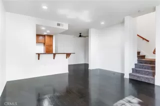 Photo #5: IG23183223 Listing