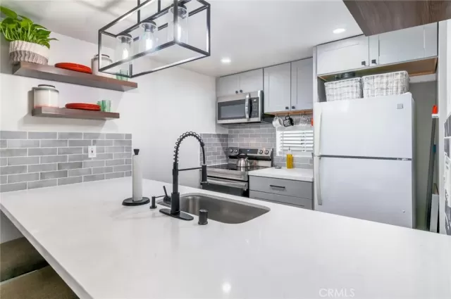 MLS: IG23221349 Condo For Sale