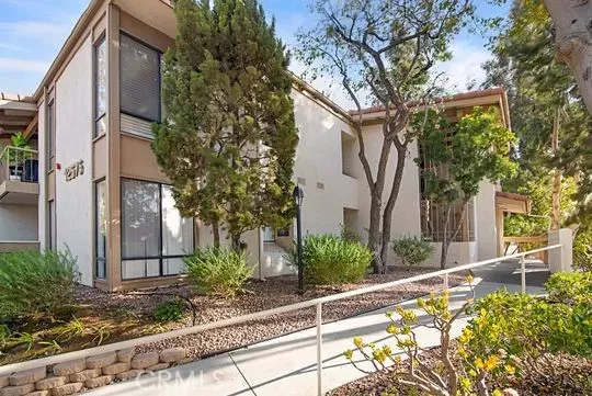 MLS: IG25021884 Condo For Sale