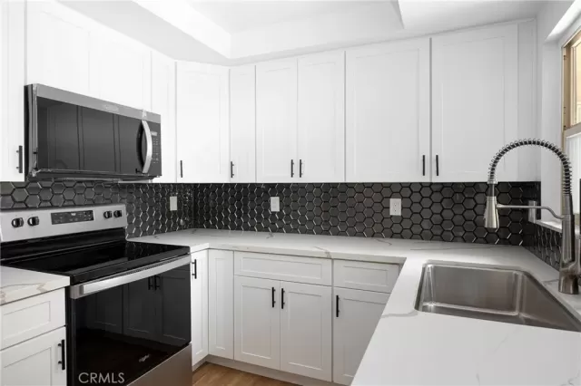 MLS: IG25140276 Condo For Sale