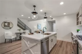 Photo #6: IG25153781 Listing