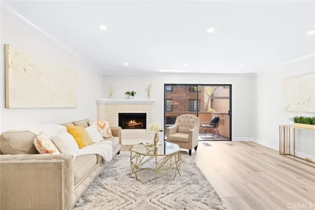 MLS: IG25199049 Condo For Sale