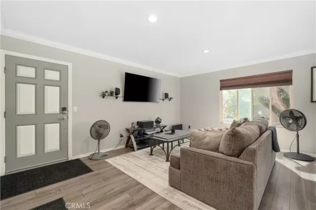 MLS: IG25236314 Condo For Sale