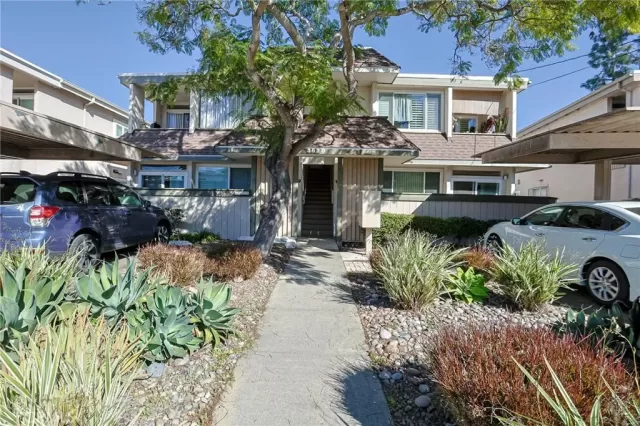 MLS: IG26012274 Condo For Sale