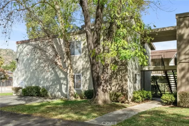 MLS: IG26030692 Condo For Sale