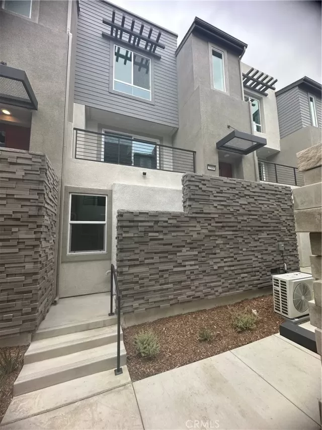 MLS: IG26115064 Condo For Sale