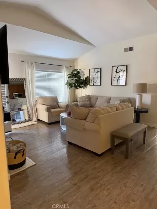 Photo #2: IG26117539 Listing 