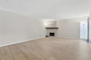 Photo #2: IG26133103 Listing
