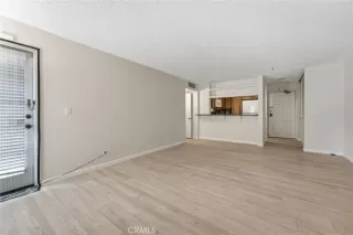 Photo #4: IG26133103 Listing