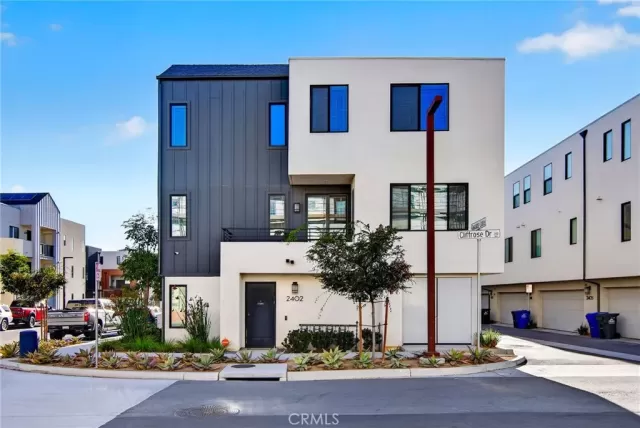 MLS: IG26167621 Condo For Sale
