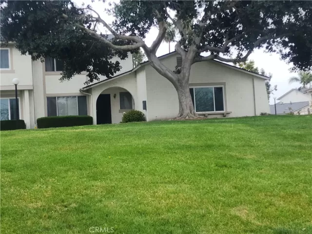 MLS: IV23135736 Condo For Sale