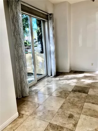 Photo #5: IV25133141 Listing