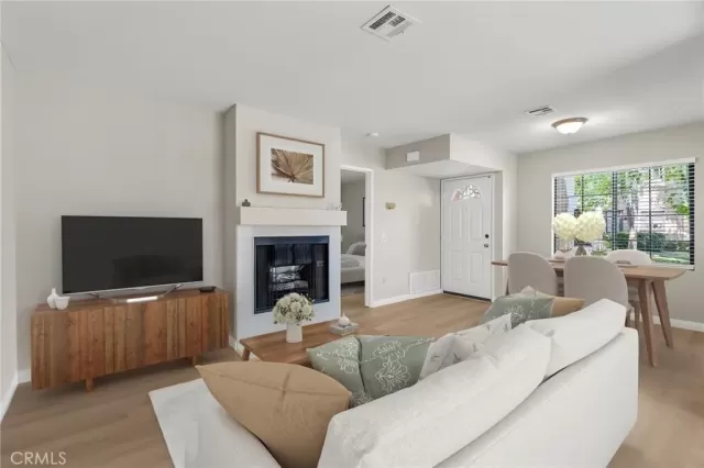 MLS: IV25157904 Condo For Sale