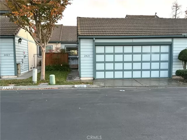 MLS: IV25268489 Condo For Sale