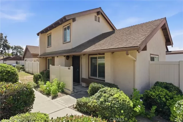 MLS: IV26089880 Condo For Sale