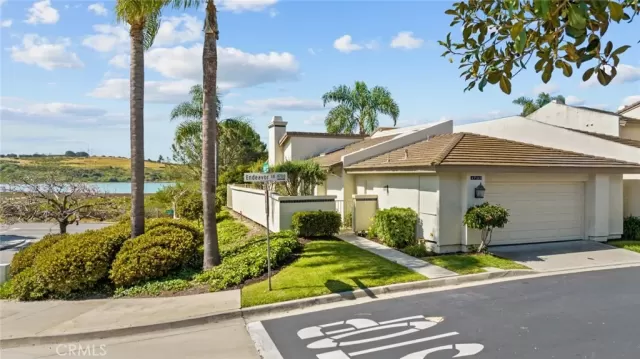MLS: IV26115941 Condo For Sale