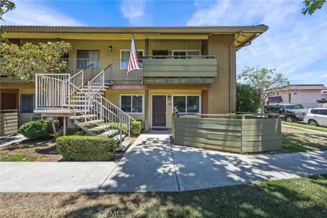 MLS: IV26137469 Condo For Sale