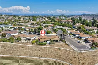 Photo #3: JT25169649 Listing 