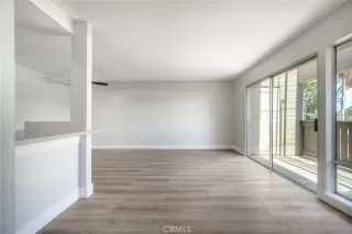 Photo #3: JT25215929 Listing