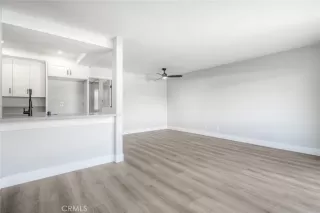 Photo #4: JT25215929 Listing