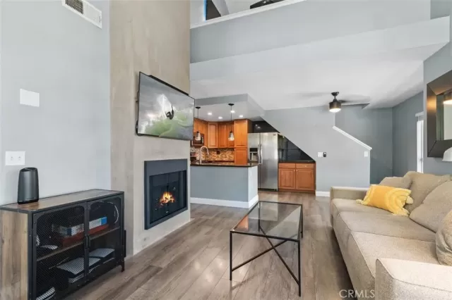 MLS: LG25163487 Condo For Sale