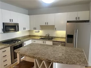 Photo #3: MB25173086 Listing