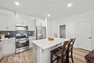 Photo #4: MB25185712 Listing 