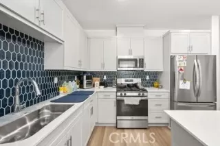 Photo #5: MB25185712 Listing 