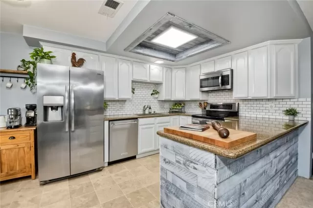 MLS: ND22235398 Condo For Sale