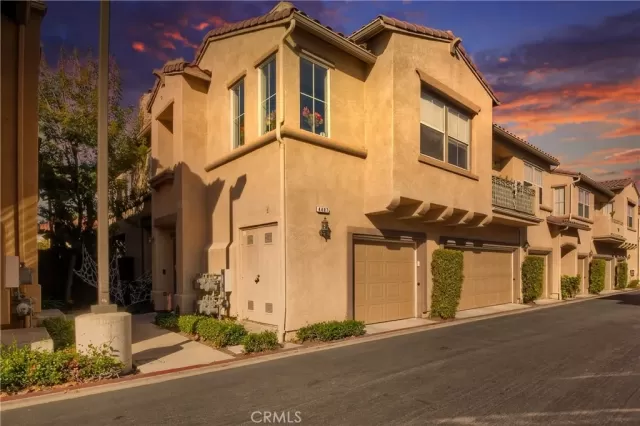 MLS: ND22235736 Condo For Sale