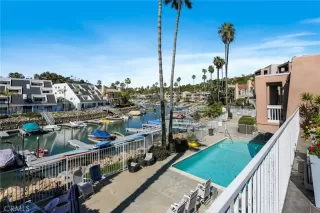 Photo #4: ND23026592 Listing