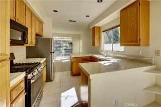 Photo #6: ND23030554 Listing