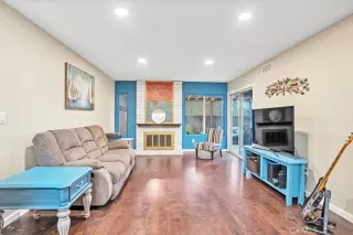 Photo #3: ND23102323 Listing