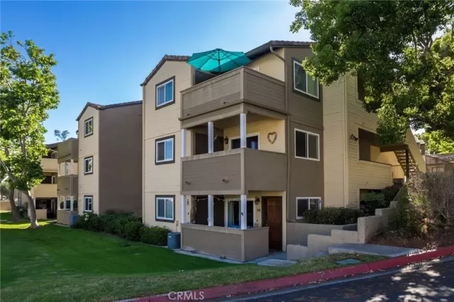 MLS: ND23120634 Condo For Sale