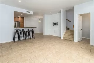 Photo #5: ND23141526 Listing 