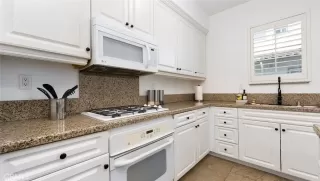 Photo #4: ND23165694 Listing