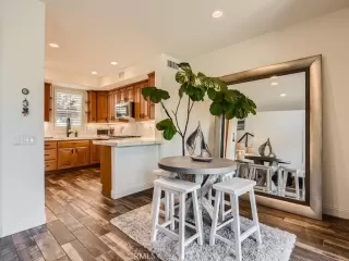 Photo #5: ND23206313 Listing