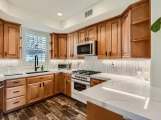 Photo #6: ND23206313 Listing