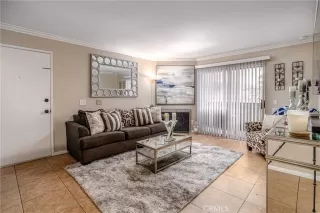 Photo #4: ND24024410 Listing