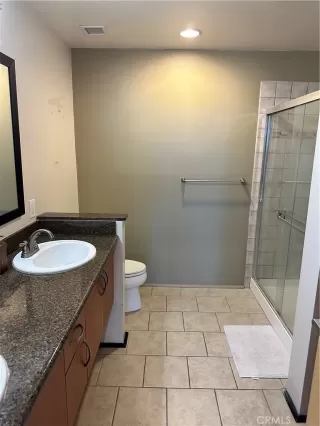 Photo #5: ND24030798 Listing