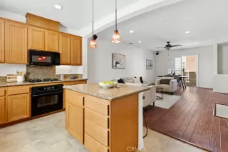 Photo #4: ND24091149 Listing