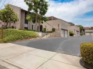 Photo #5: ND24106147 Listing