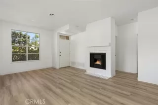 Photo #5: ND24211319 Listing