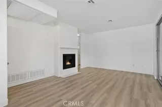 Photo #6: ND24211319 Listing