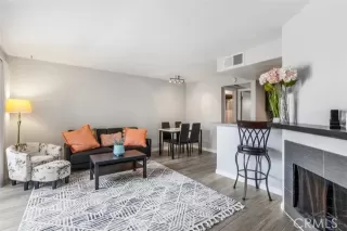 Photo #3: ND24217385 Listing